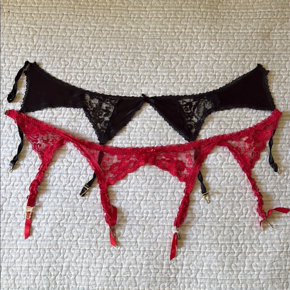 Vintage Garter Belts ~ Metal Fasteners
